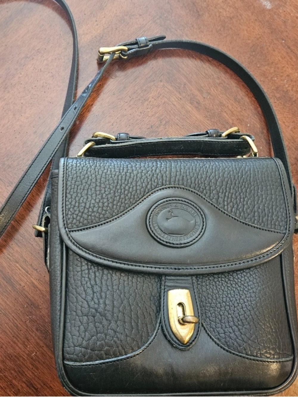Dooney & Bourke Vintage Pebbled Leather Carrier Bag